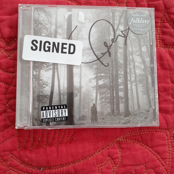 Signed "Folklore " CD by Tayor Swift - Picture 1 of 2